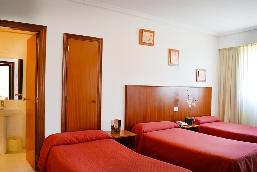 Hotel Os Caracoles Pereiro de Aguiar Exterior foto