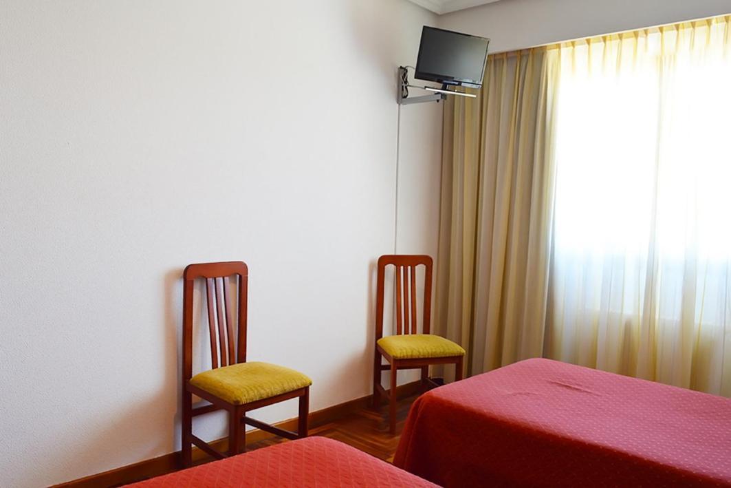 Hotel Os Caracoles Pereiro de Aguiar Exterior foto